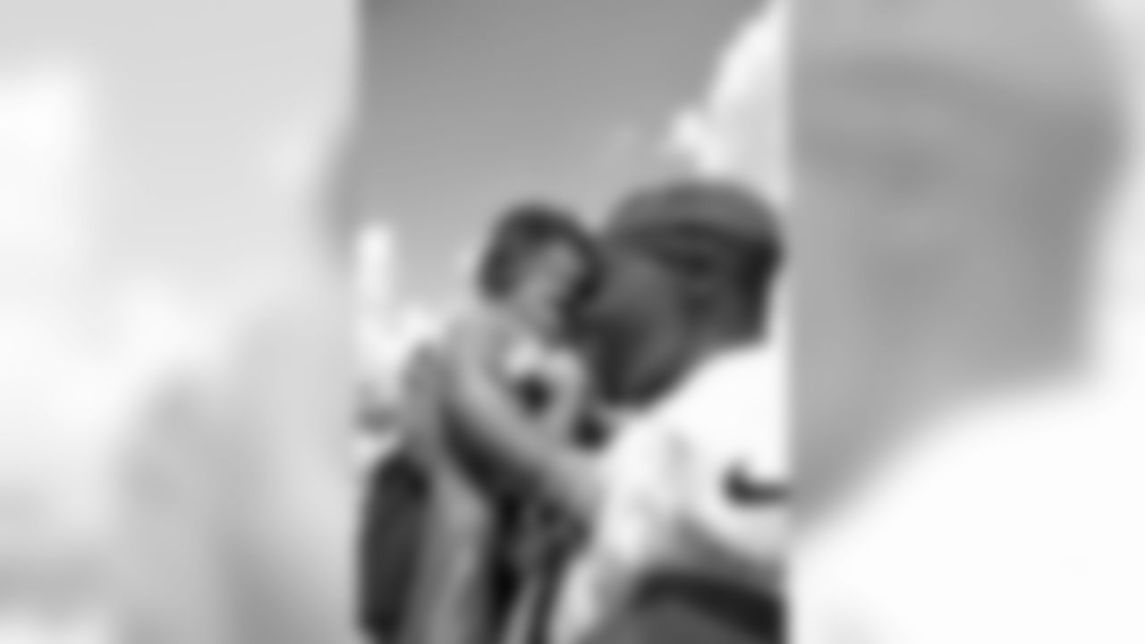 Gallery_TrainingCamp_Fans_080319107
