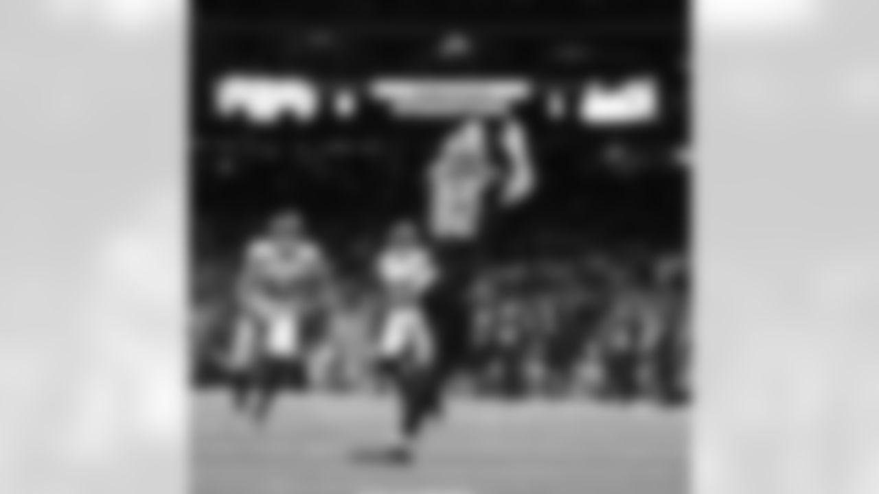 New Orleans Saints tight end Adam Trautman in action during their 2022 Week 5 game against the Seattle Seahawks.
