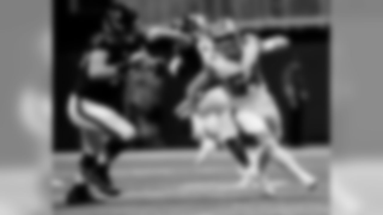 Check out the best action photos from the New Orleans Saints in November presented by Sony.