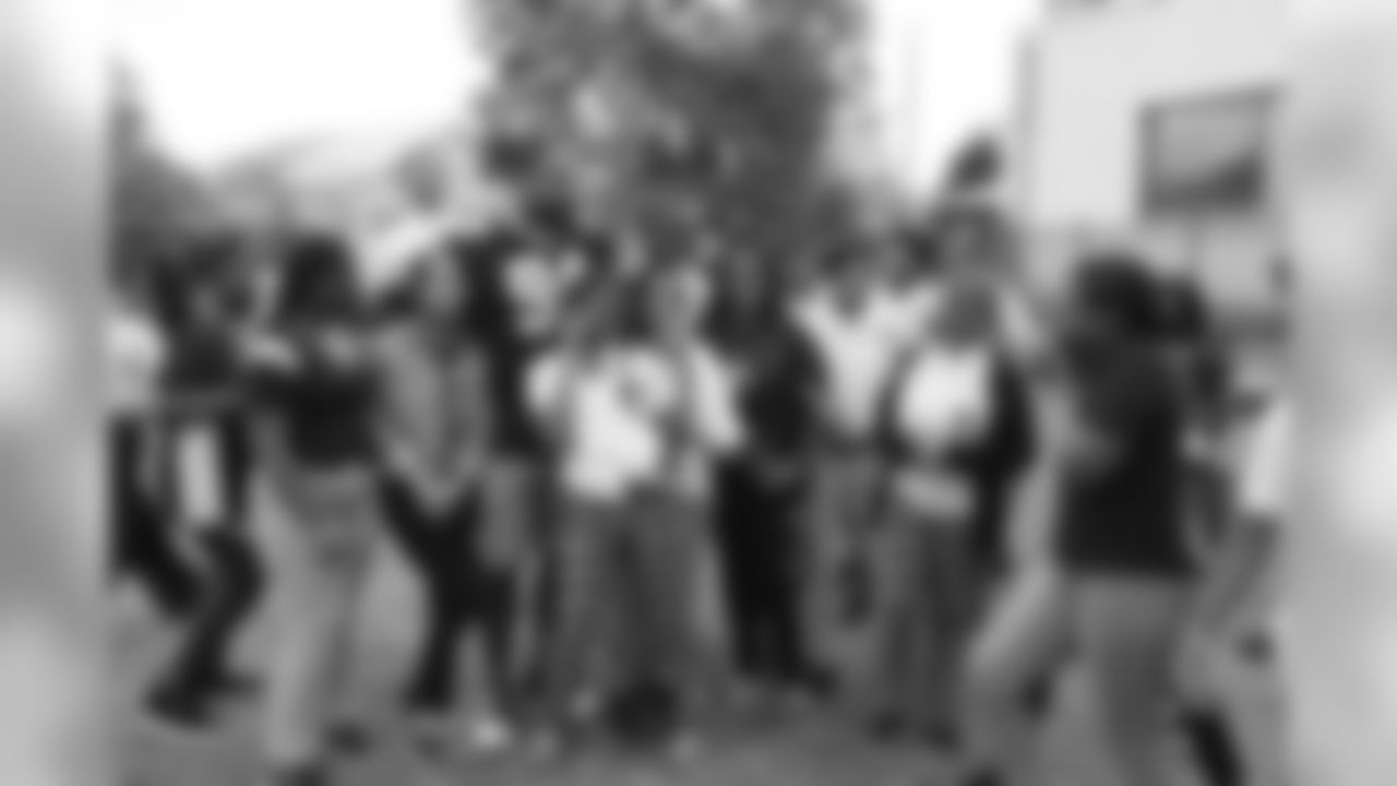 Gallery_Jordan_PlayFootball_101519 (7)