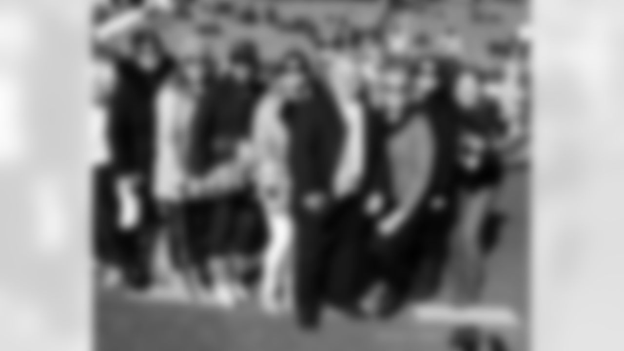 Gallery-Reg-Wk7-Saints-Ravens-Sideline-102118-014