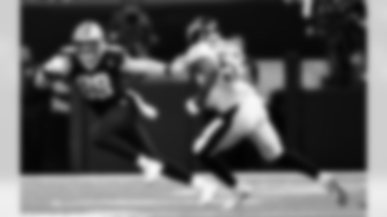 Saints 20 - Eagles 14 (W)
Divisional Game
Michael C. Hebert
