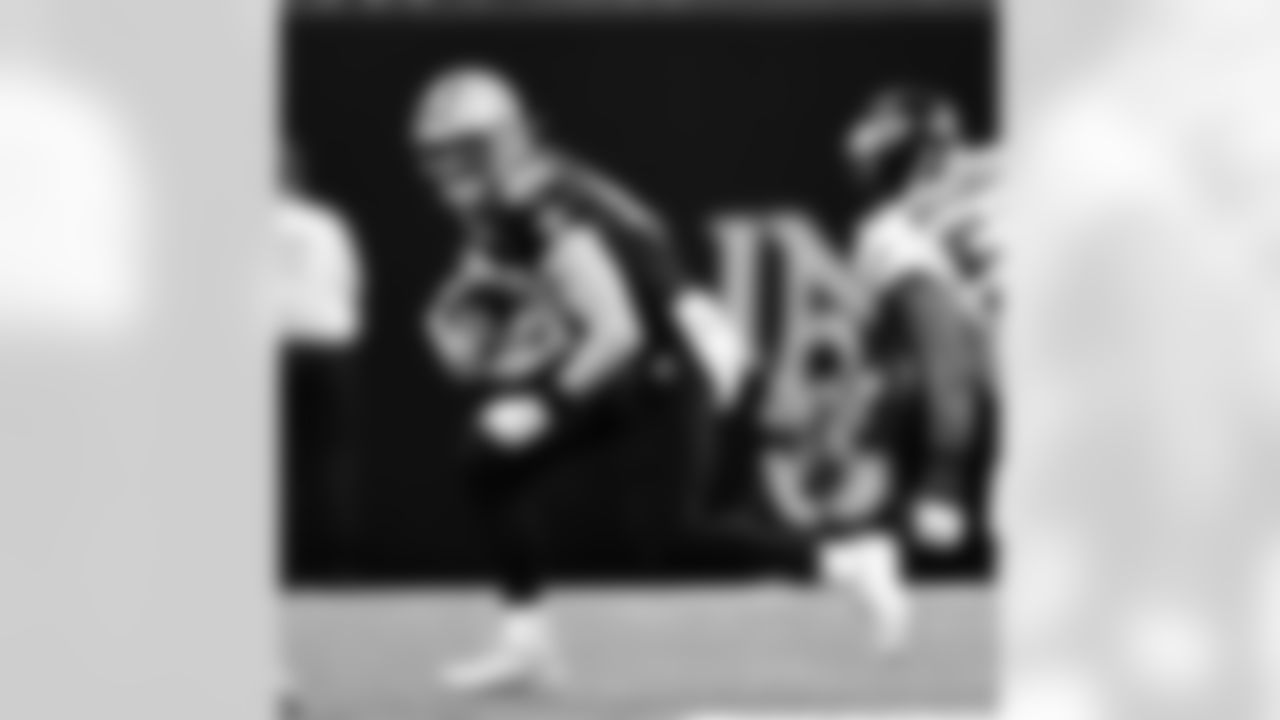 Saints 20 - Eagles 14 (W)
Divisional Game
Michael C. Hebert