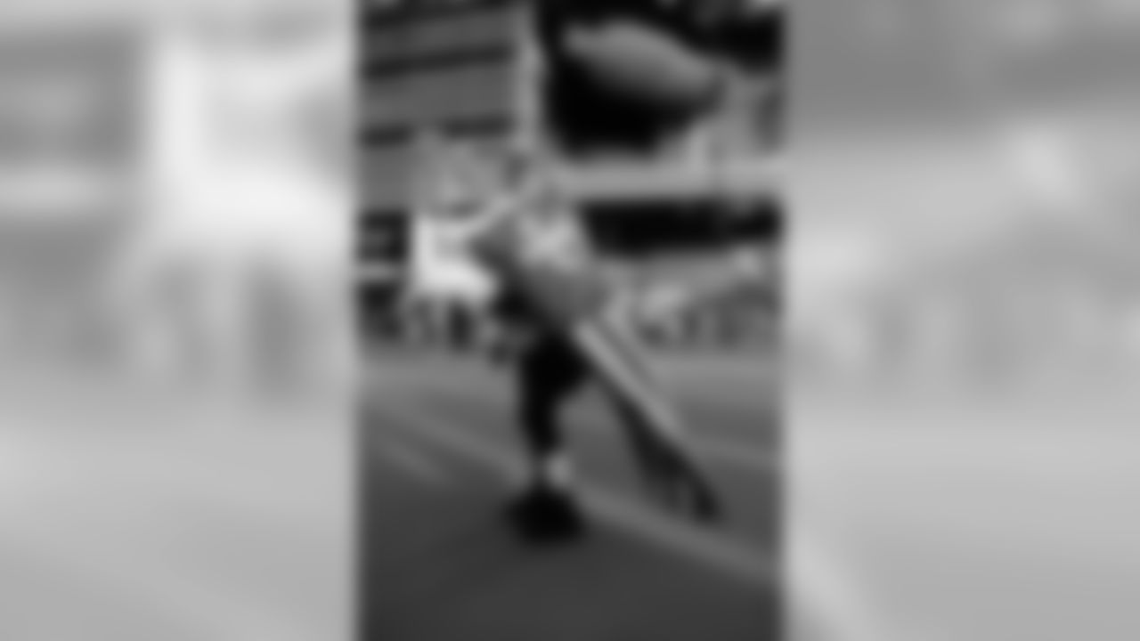Gallery-Saints-Jets-Fans-Pre-Wk3-082419_18
