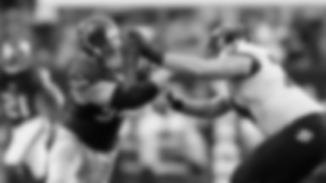 Take a look at the newest addition to the New Orleans Saints roster, offensive linemen James Hurst.