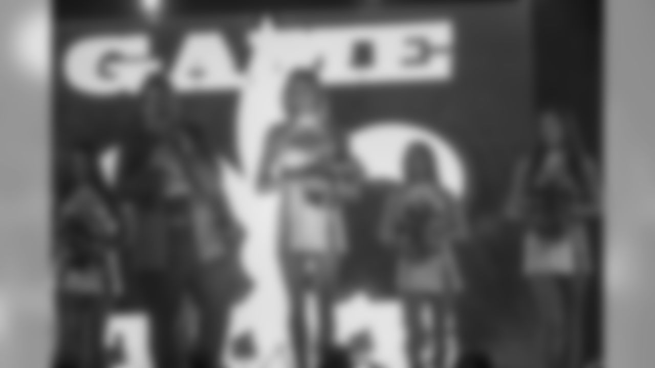 Gallery-Fans-2560-1440-0729