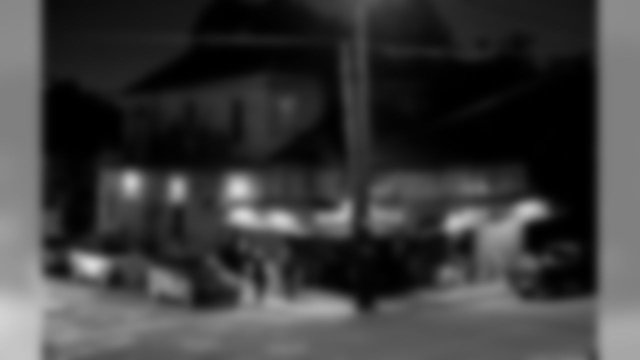 Saintsgiving_Old_Point_Bar_01 select