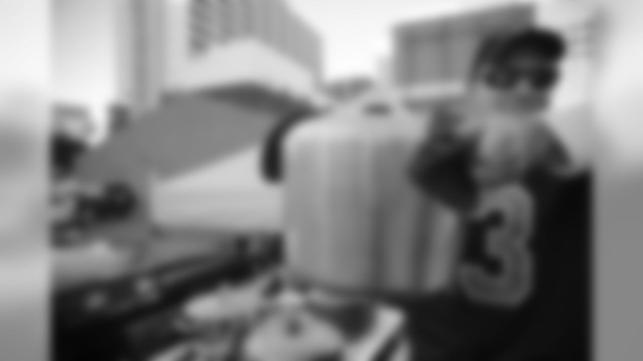 Gallery-Fans-2560-1440-1064
