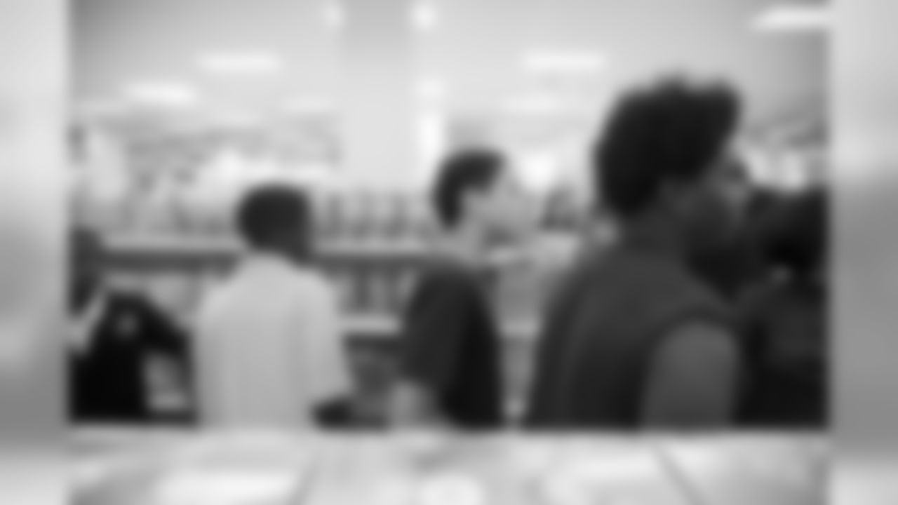 Gallery_BackPackGiveAway_CamJordan_TArmstead_08201923