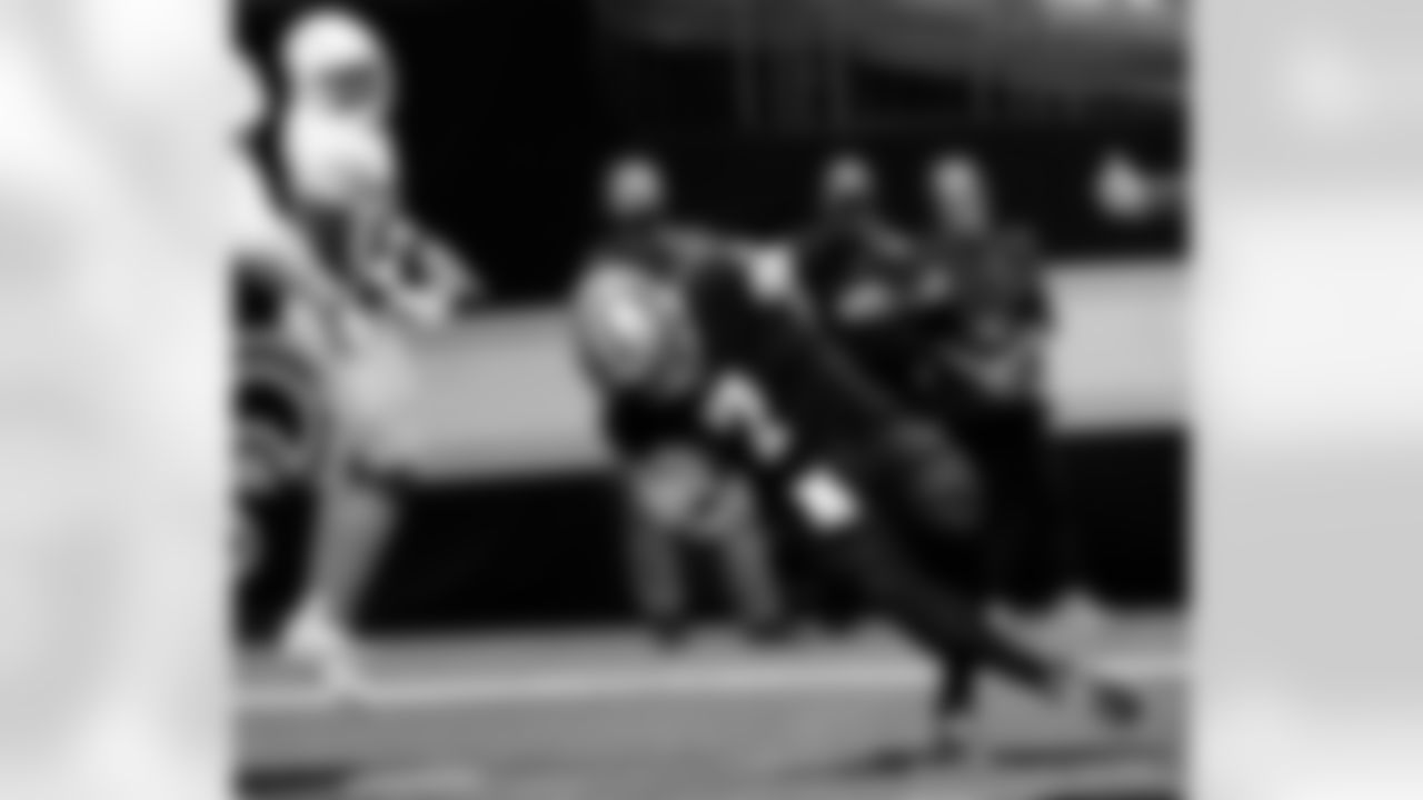 Game action photos from the New Orleans Saints vs. Los Angeles Chargers matchup in Week 5 of the 2020 NFL season.