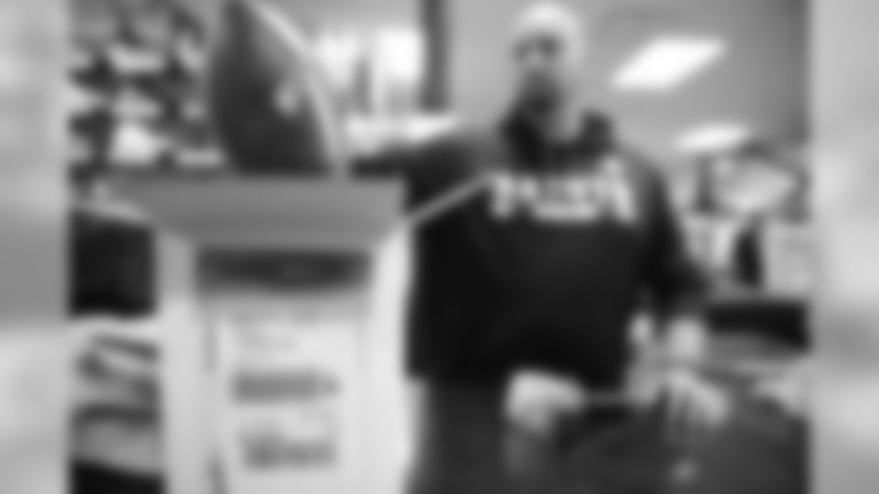 Brees_CompletionsBall_HOFMailing-2