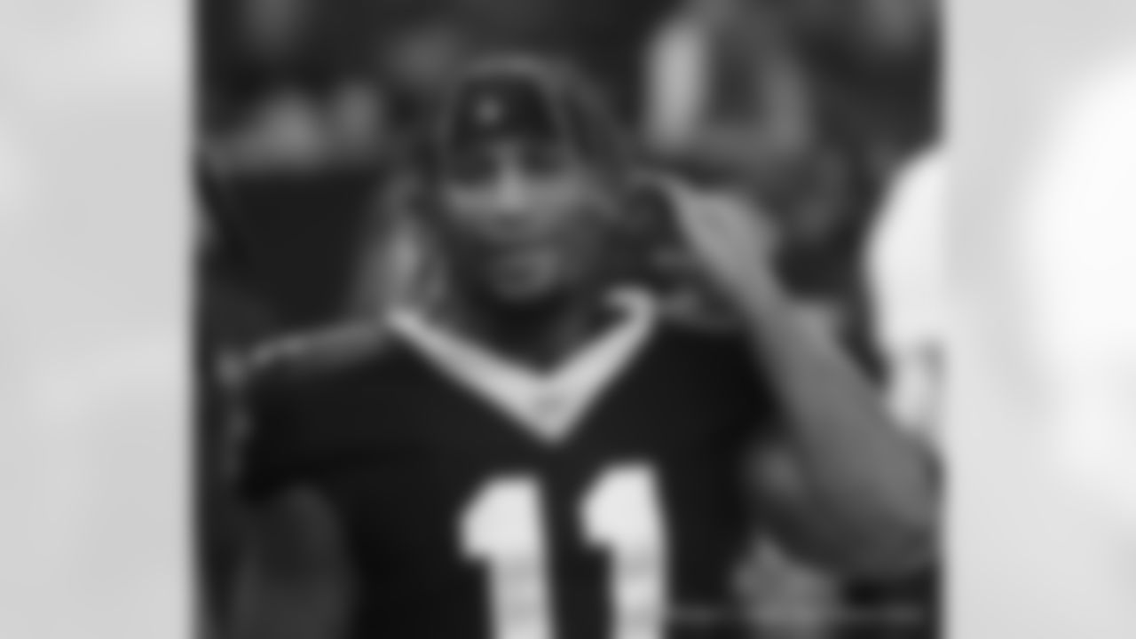 New Orleans Saints wide receiver Deonte Harty (11) warms up ahead of their 2022 Week 2 game against the Tampa Bay Buccaneers.