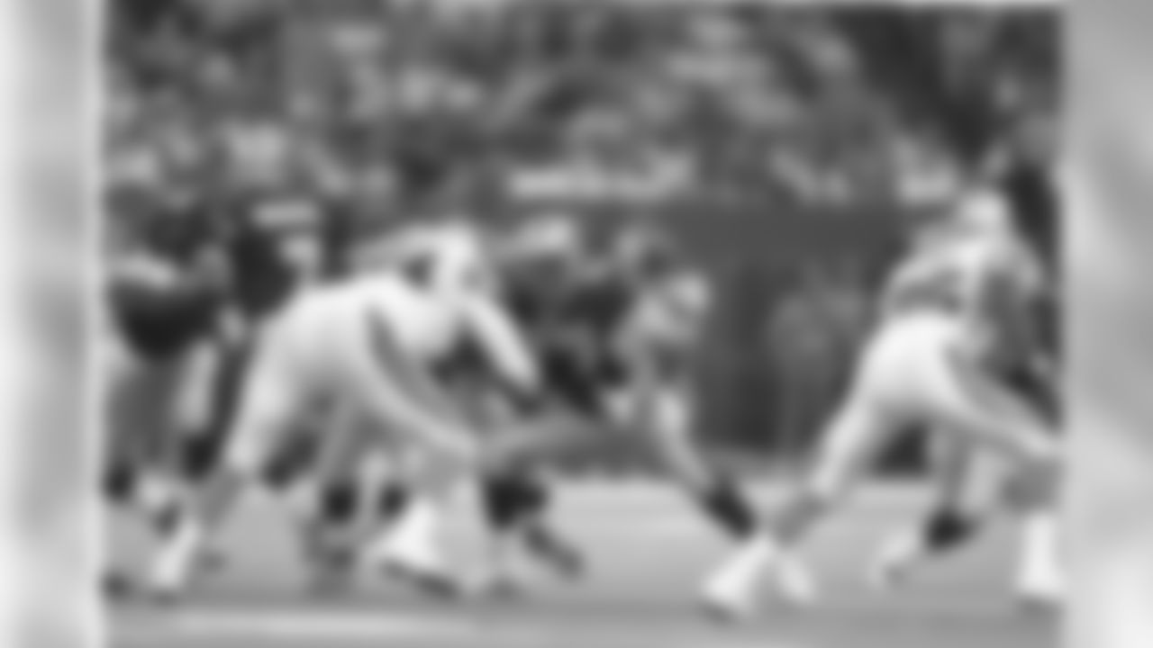 We look back at Pro Football Hall of Fame player Willie Roaf's years in uniform with the New Orleans Saints.