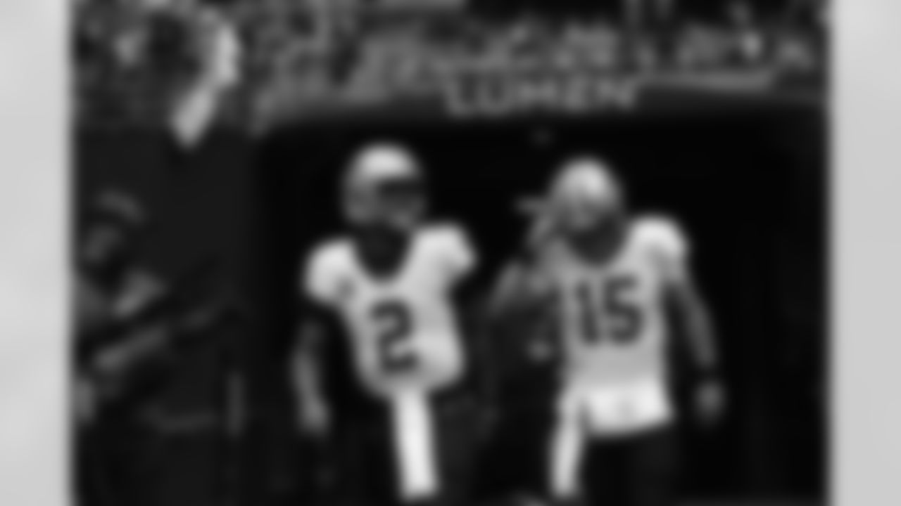 New Orleans Saints players and coaches prepare to take on the Seattle Seahawks in Week 7 of the 2021 NFL season.
