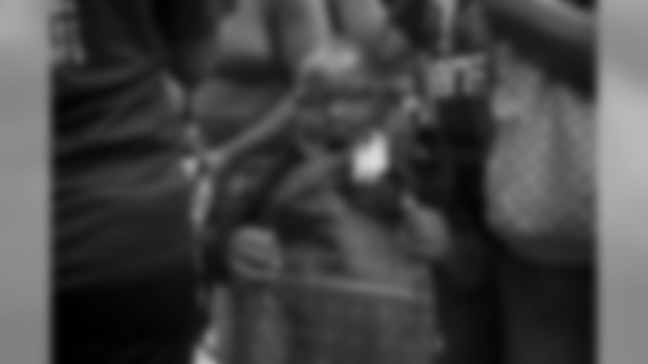 Gallery_BackPackGiveAway_CamJordan_TArmstead_08201915