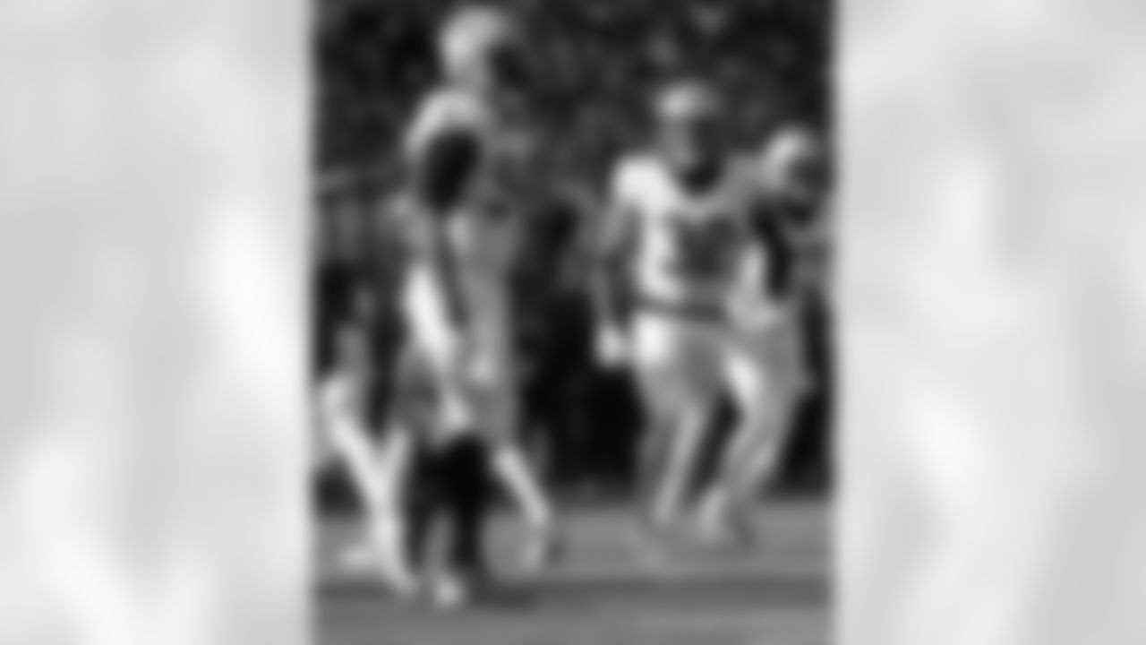Check out the game action from the New Orleans Saints win against the Philadelphia Eagles in Week 17 of the 2022 NFL season.