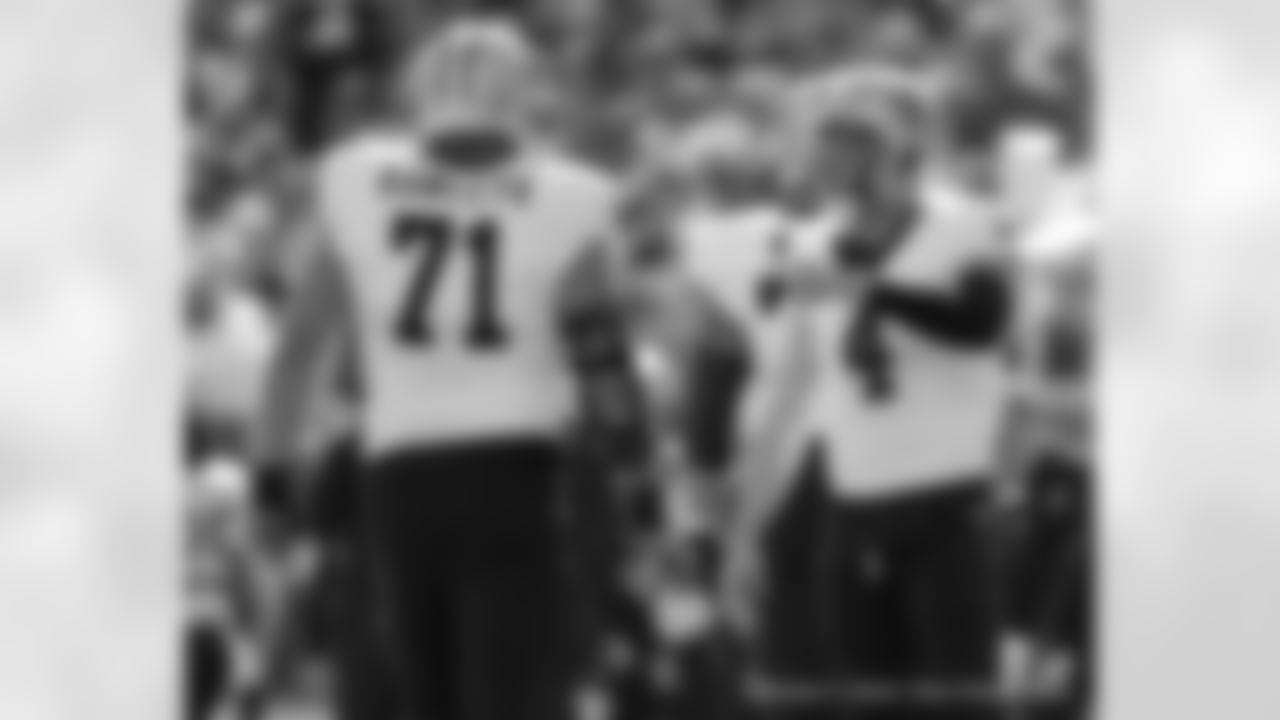 Check out the game action shots from the New Orleans Saints game against the New England Patriots in Week 5 of the 2023 NFL season including quarterback Derek Carr (4).