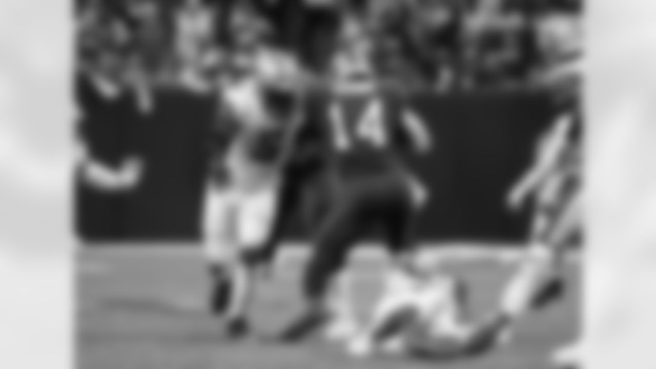 Check out photos of New Orleans Saints linebacker Kwon Alexander in action during the 2021 NFL season.