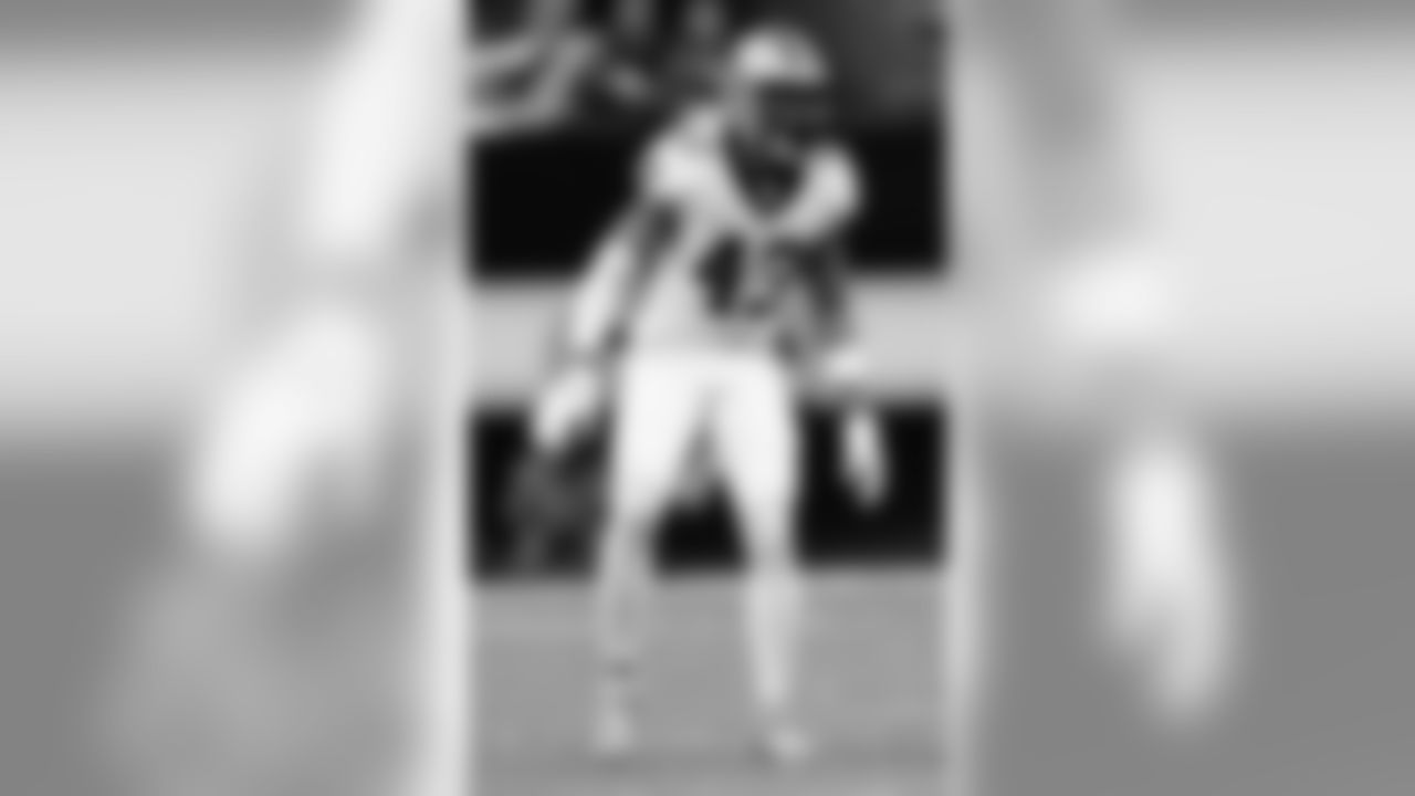 The New Orleans Saints and Minnesota Vikings battle it out in the Wild Card matchup at the Mercedes-Benz Superdome.