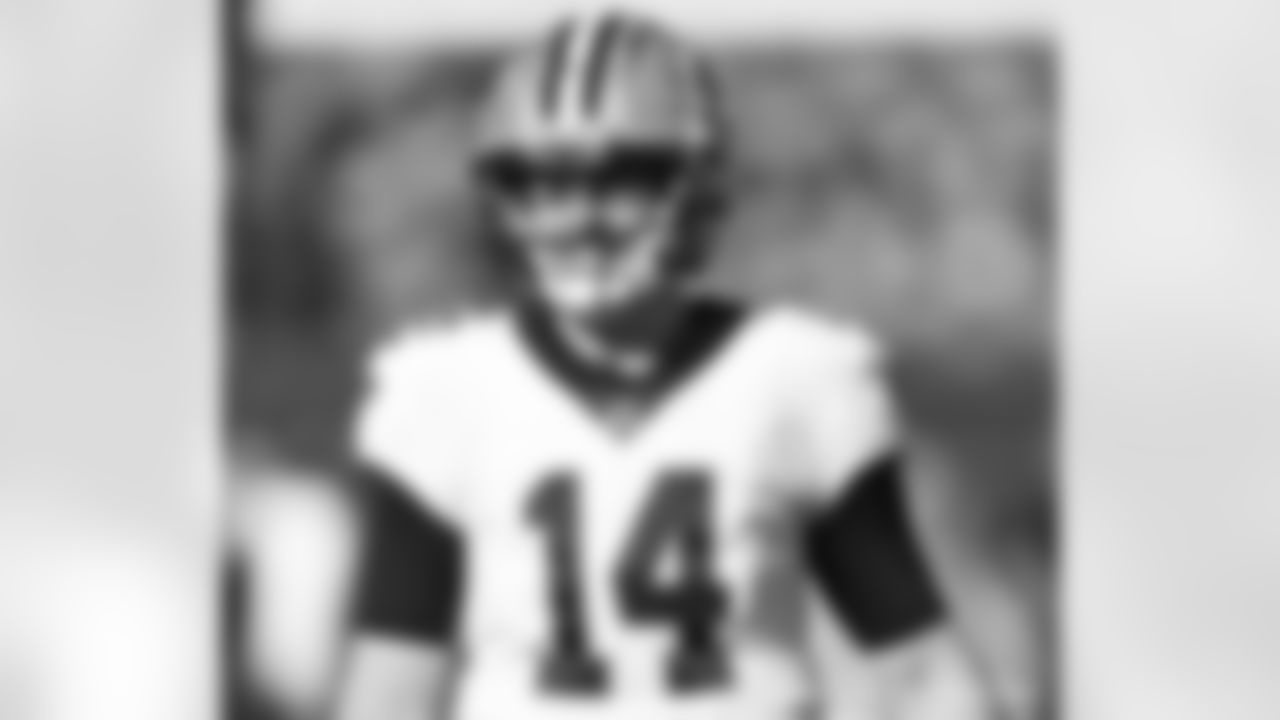 Check out the pregame warmups from the New Orleans Saints ahead of their game against the Philadelphia Eagles in Week 17 of the 2022 NFL season.