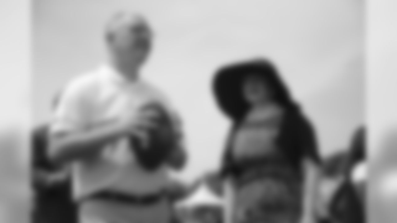 Gallery-John-Bel-Edwards-2660-1440-0564