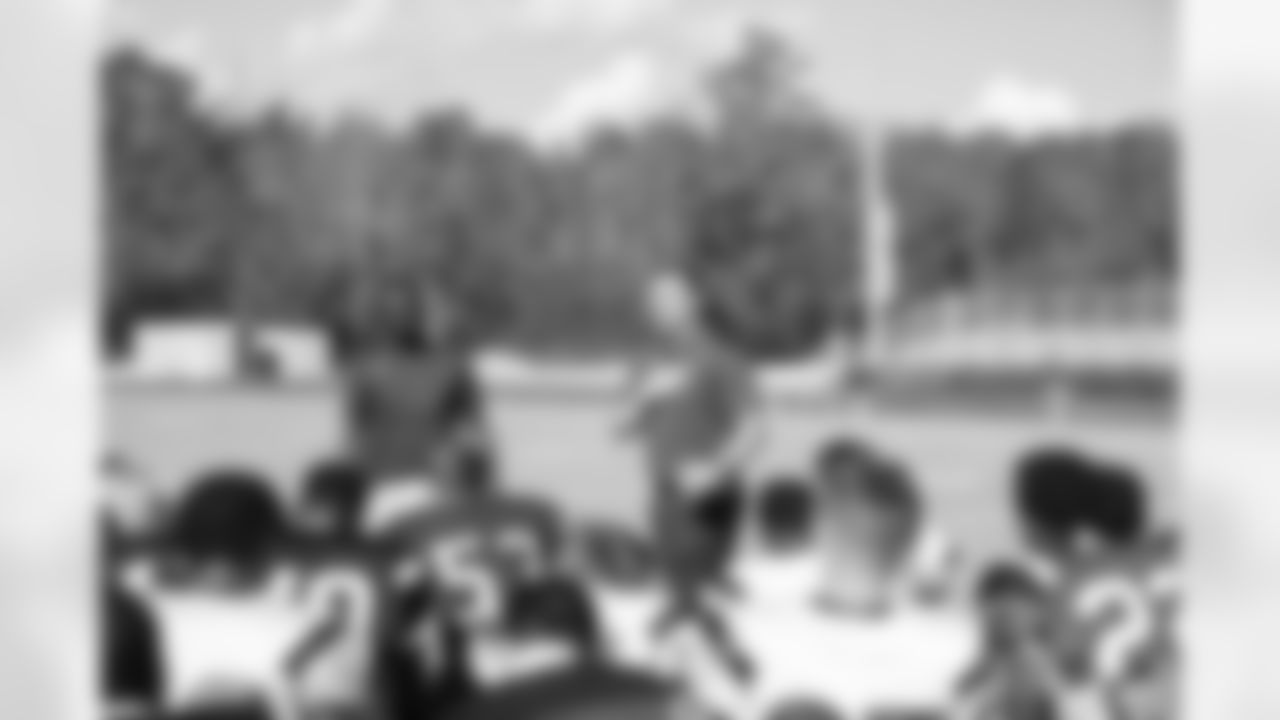 Gallery-coach-of-the-week-102221-st-thomas-0006
