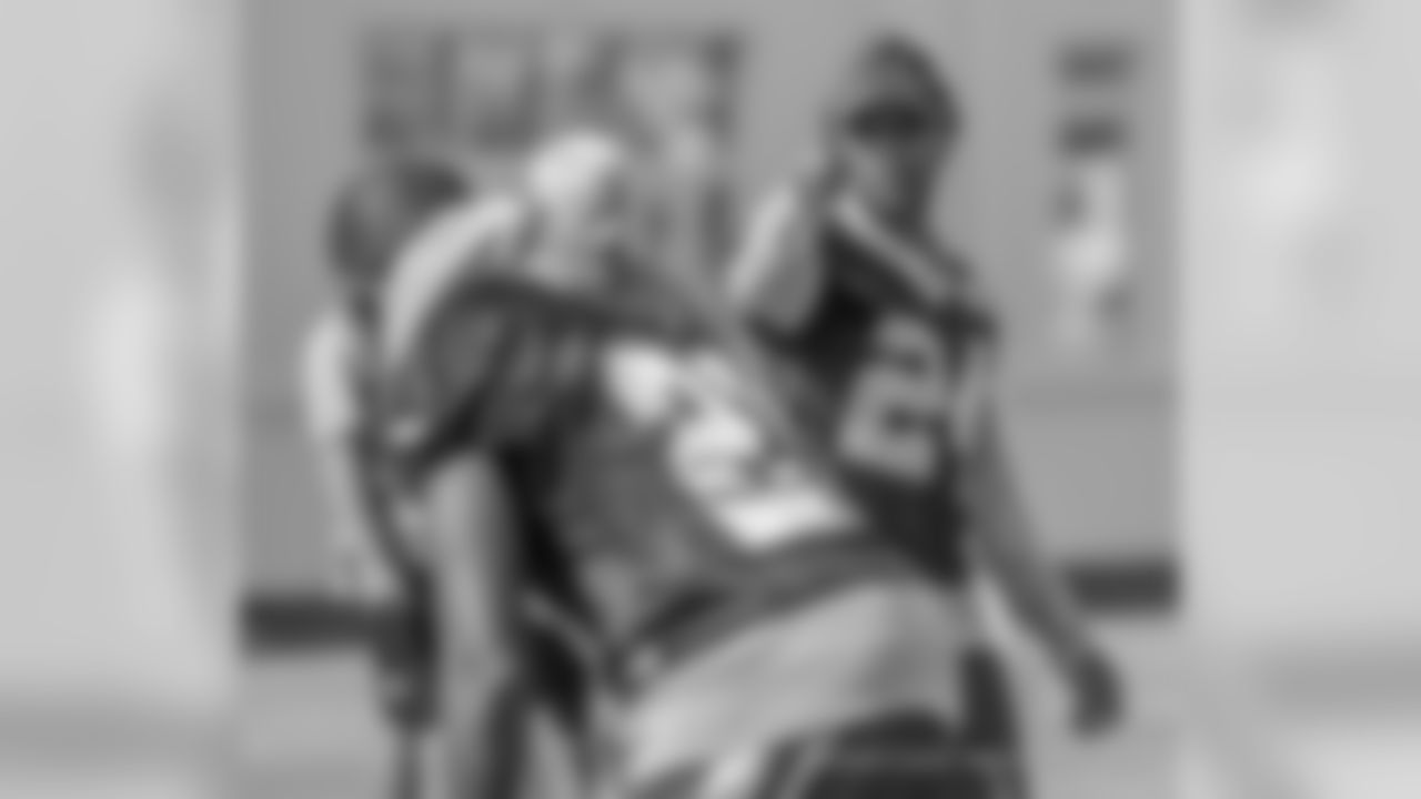 24 CB Kyle Wilson