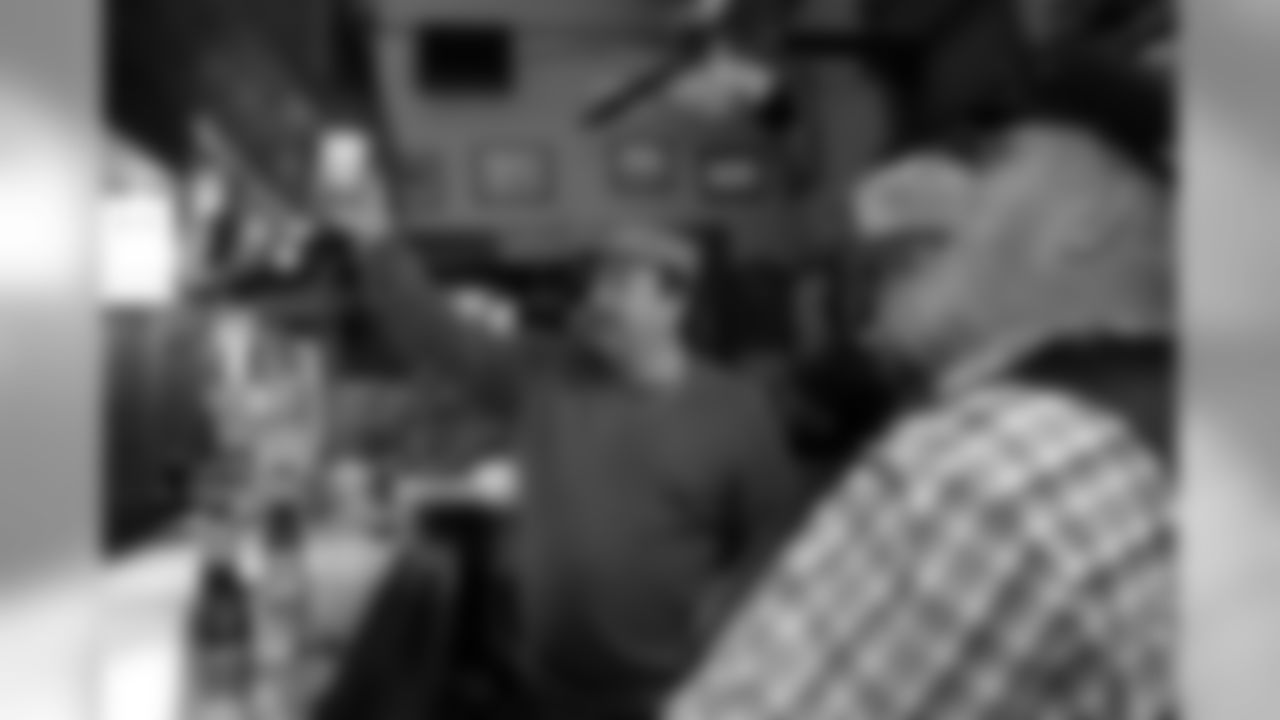 Saintsgiving_Dry_Dock_Cafe_08 select