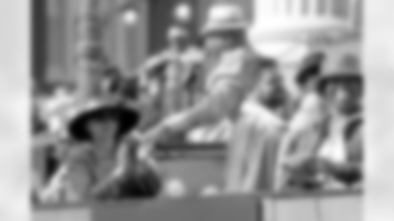 Gallery-Mrs-B-Mardi-Gras-030222-0008