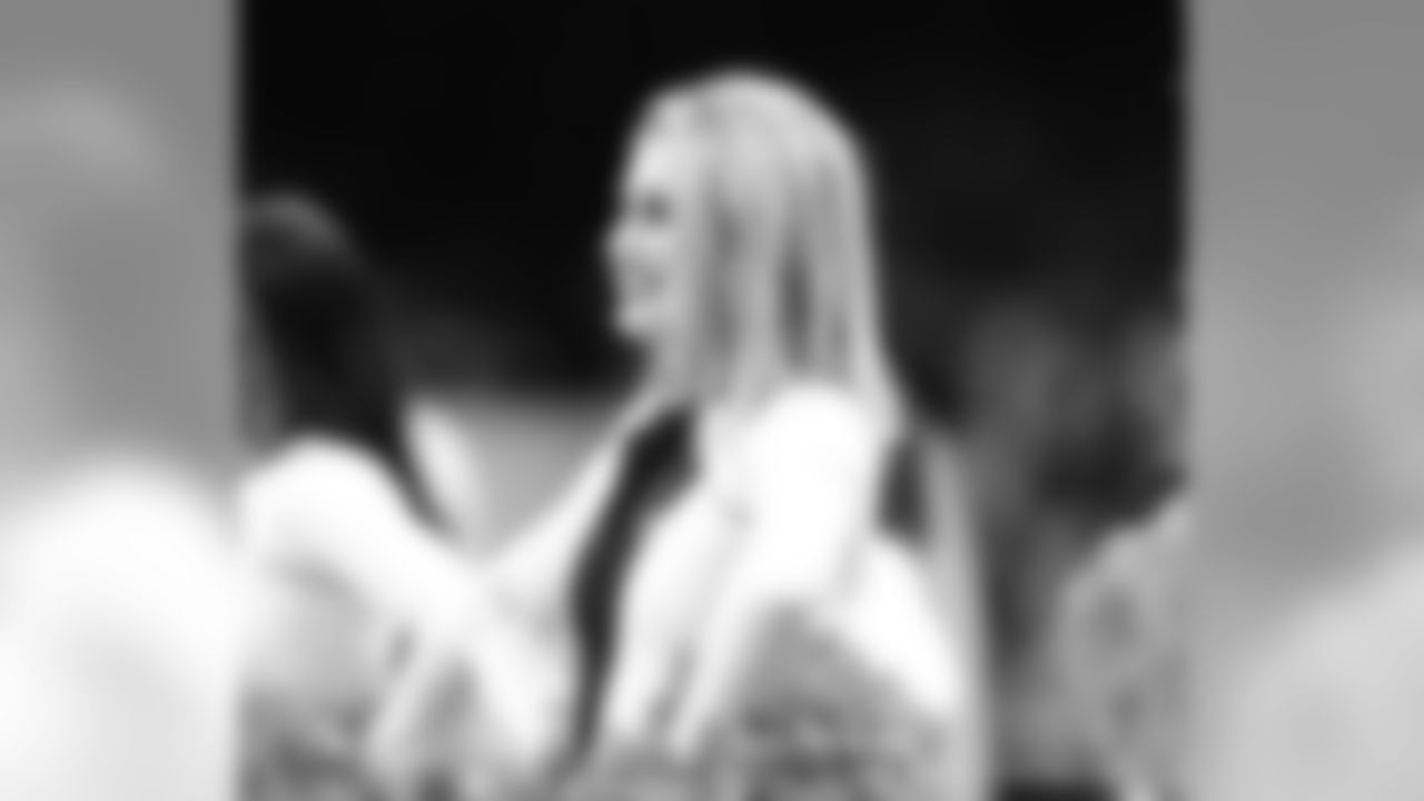 Gallery_Faces_Saintsations_gabbyb010419_15