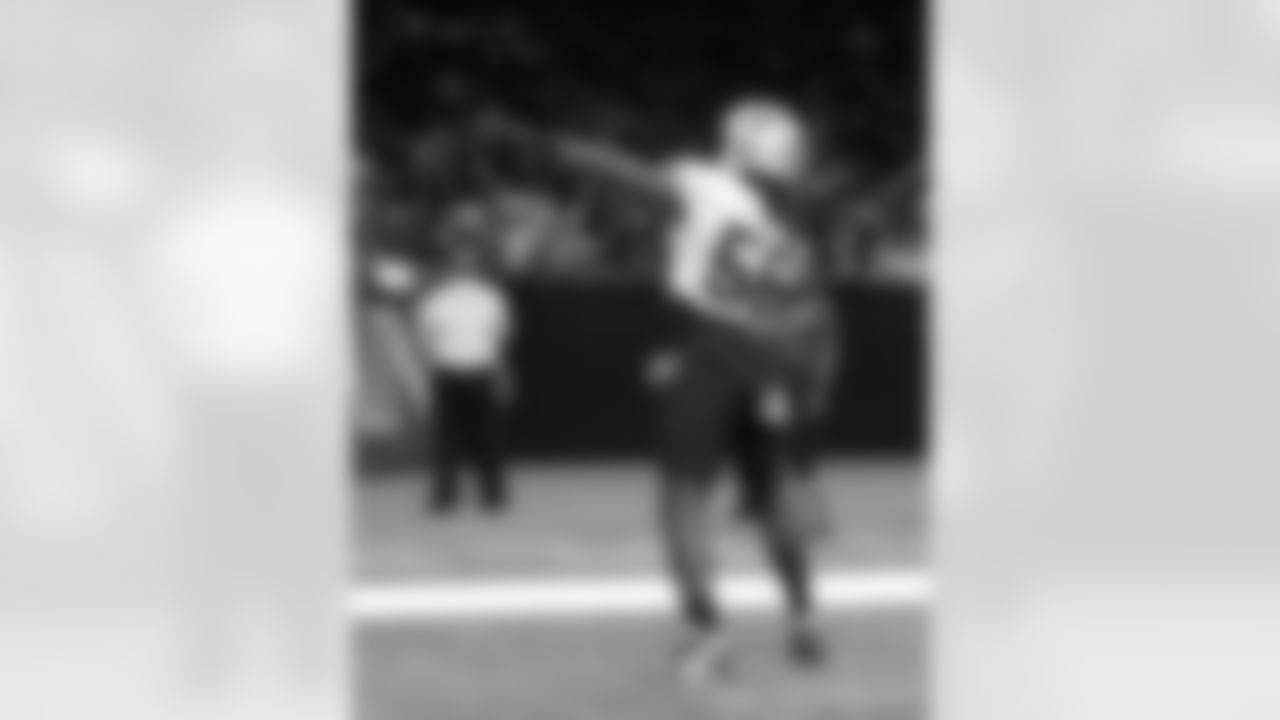 New Orleans Saints linebacker Demario Davis took the field for open practice during 2022 Saints Training Camp presented by Rouses Markets on Sunday, August 21 at the Caesars Superdome.