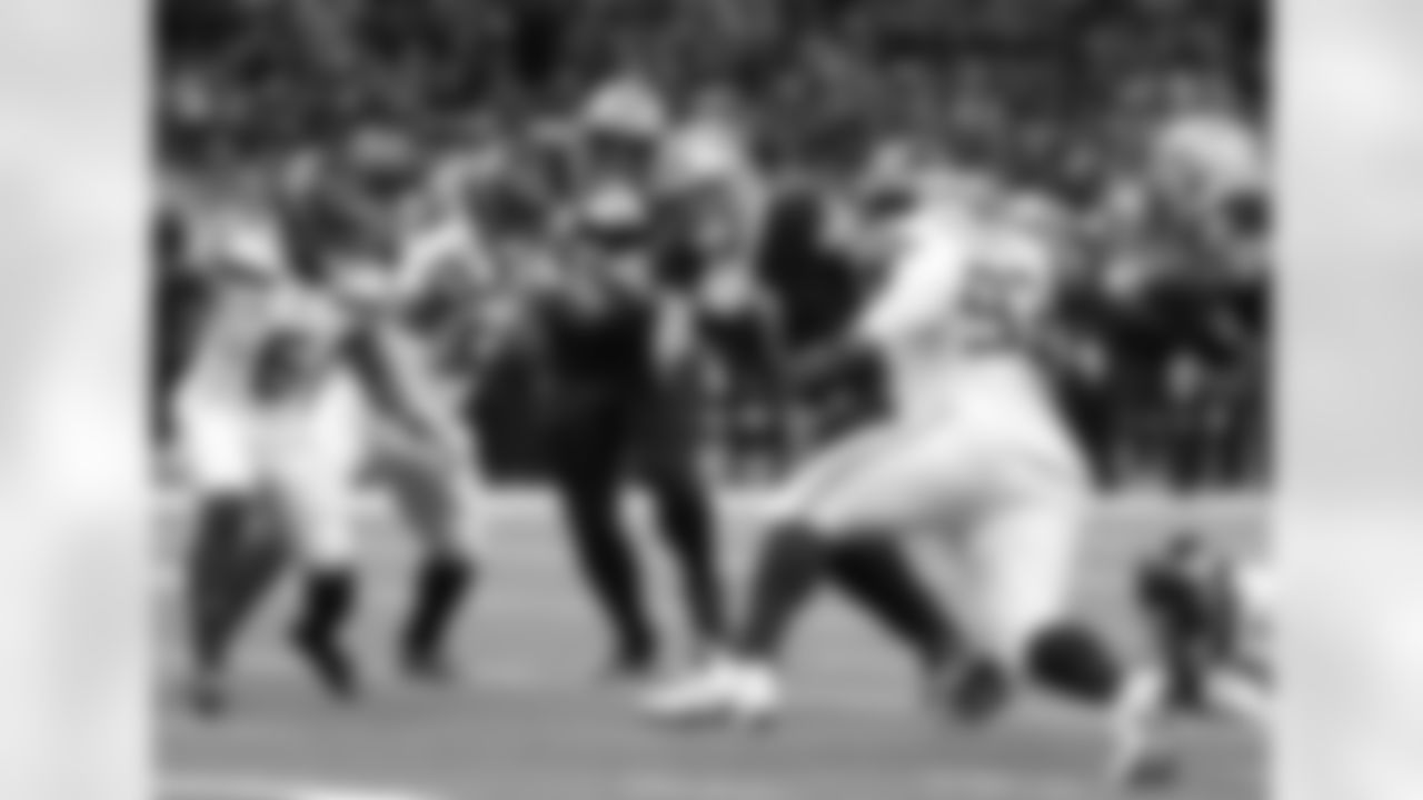 New Orleans Saints tight end Taysom Hill in action during their 2022 Week 5 game against the Seattle Seahawks.