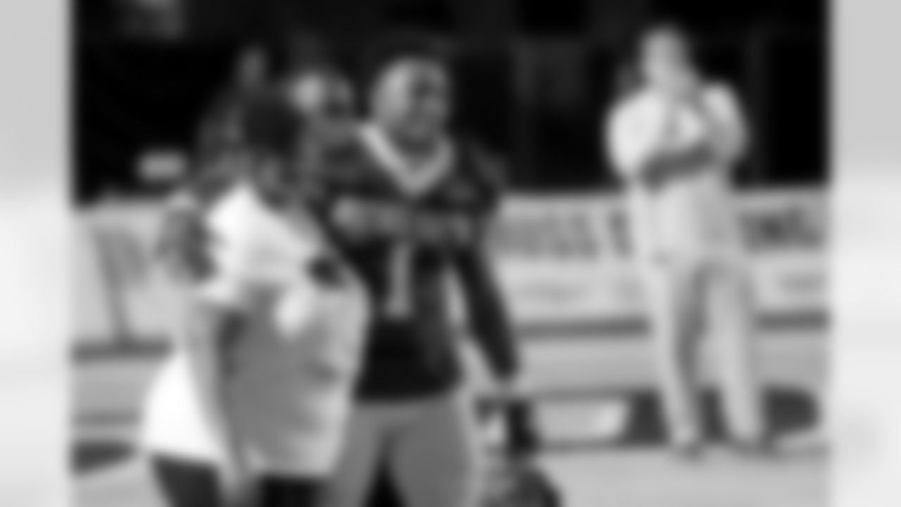 In our Sanderson Farms Louisiana High School Game of the Month, the Brother Martin Crusaders hosted the John Curtis Christian Patriots at Strawberry Stadium on the campus of Southeastern University in Hammond. With the Catholic League title on the line, the two teams slugged it out in a back-and-forth battle, each finding the end zone five times, but it was a Crusader field goal followed by a fourth down stop by the defense in the final minutes that gave Brother Martin the 38-35 win to cap an undefeated season.