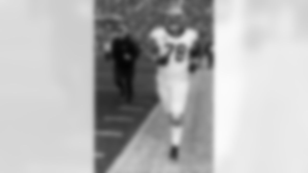 Check out the pregame warm-ups from the New Orleans Saints game against the Green Bay Packers in Week 3 of the 2023 NFL season.