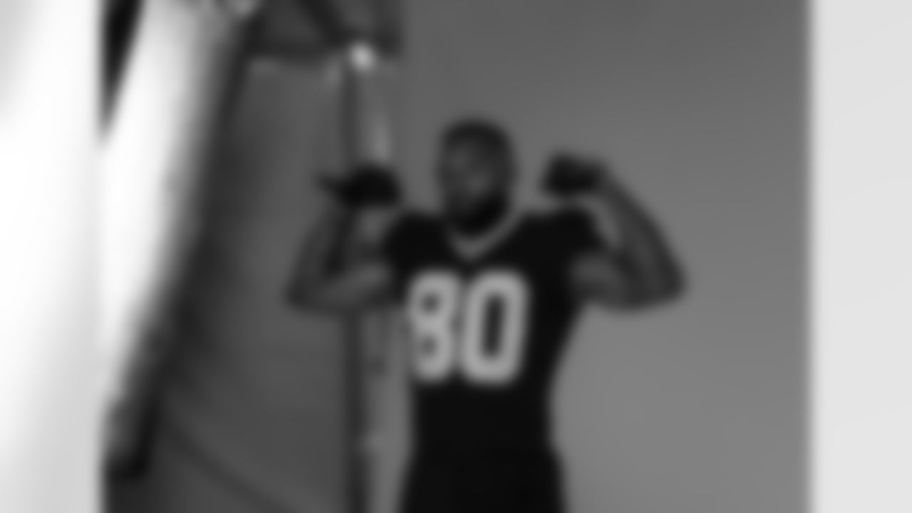 Go behind the scenes as New Orleans Saints players suit up for the team's annual Media Day circuit ahead of the 2022 NFL season.