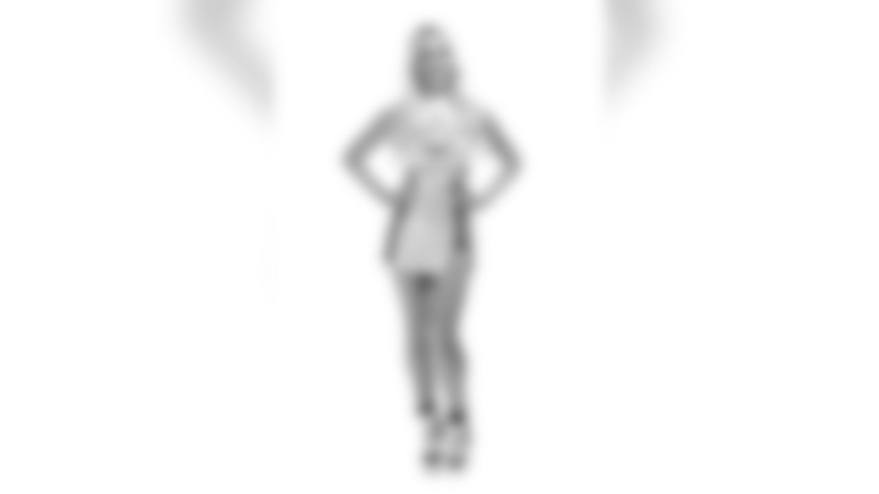 Gallery_Faces_Saintsations_Lauren_011819_03