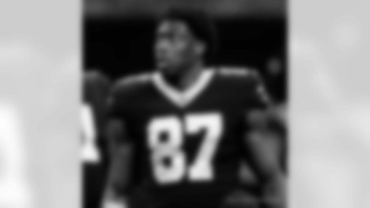 Check out photos of New Orleans Saints tight end Jared Cook in action during the 2020 NFL season.