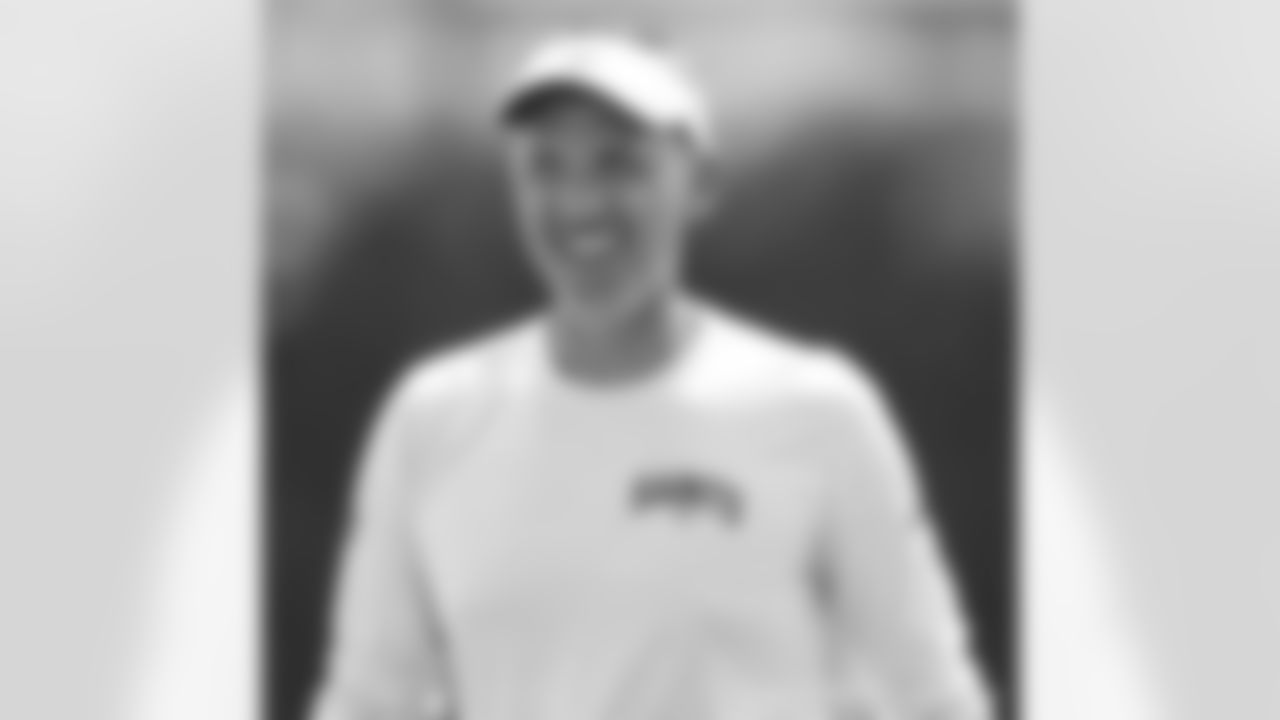 New Orleans head coach Dennis Allen watches Day 1 of 2022 Minicamp at the Ochsner Sports Performance Center on Tuesday, June 14, 2022.