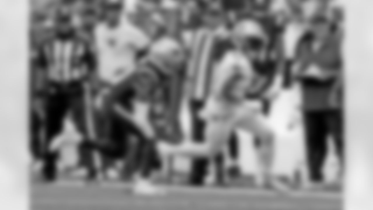 Check out photos of New Orleans Saints running back Alvin Kamara in action during the 2021 NFL season.