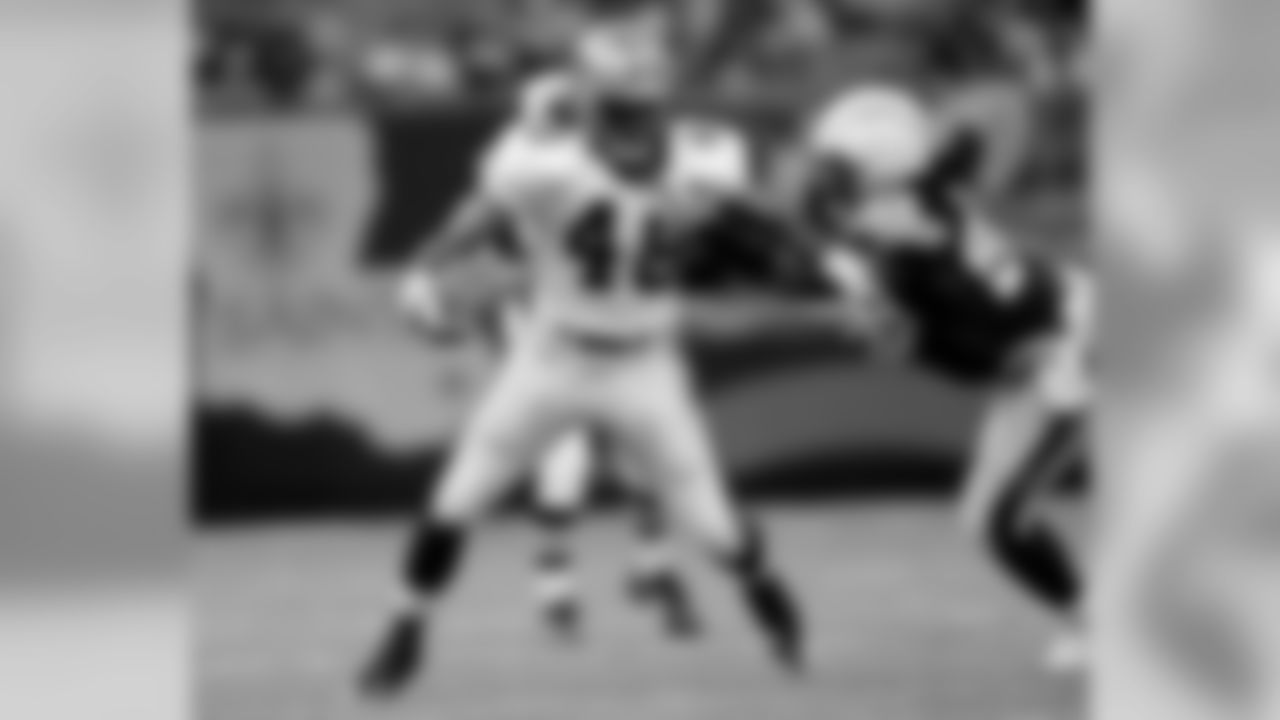Ivory breakings tackles on a 76 yards pass for a TD.