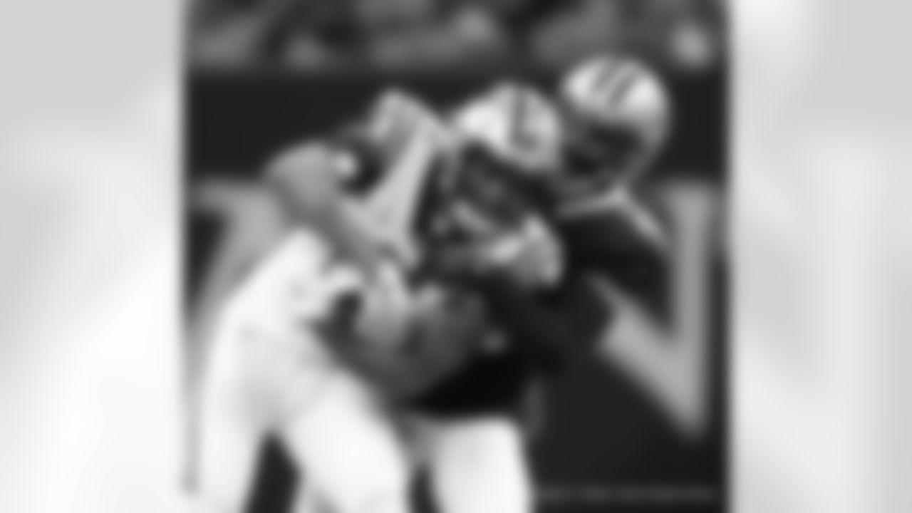 The New Orleans Saints take on the Carolina Panthers at the Caesars Superdome in Week 17 of the 2022 NFL season.
