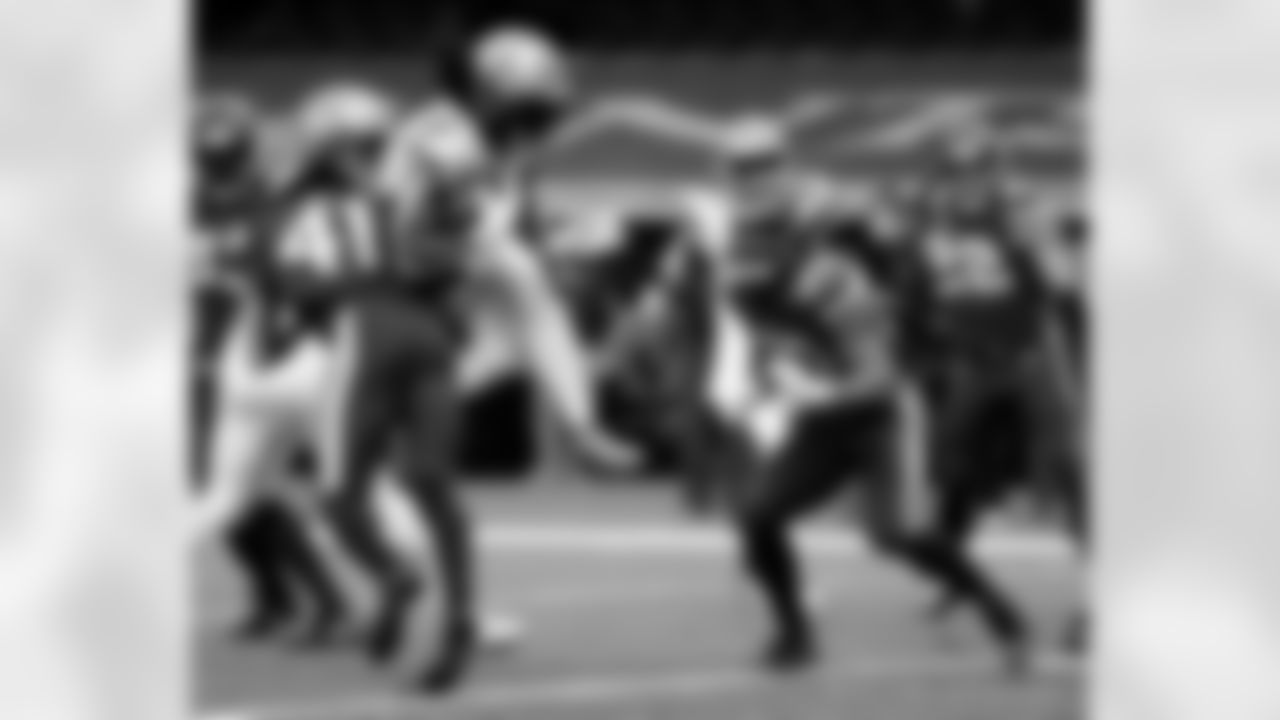 Game action photos from the New Orleans Saints vs. Minnesota Vikings matchup on Christmas Day in Week 16 of the 2020 NFL season.