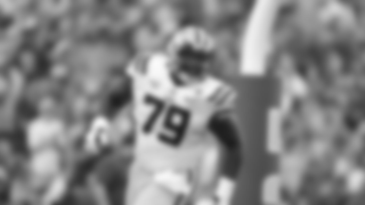 Lloyd Cushenberry, C, LSU