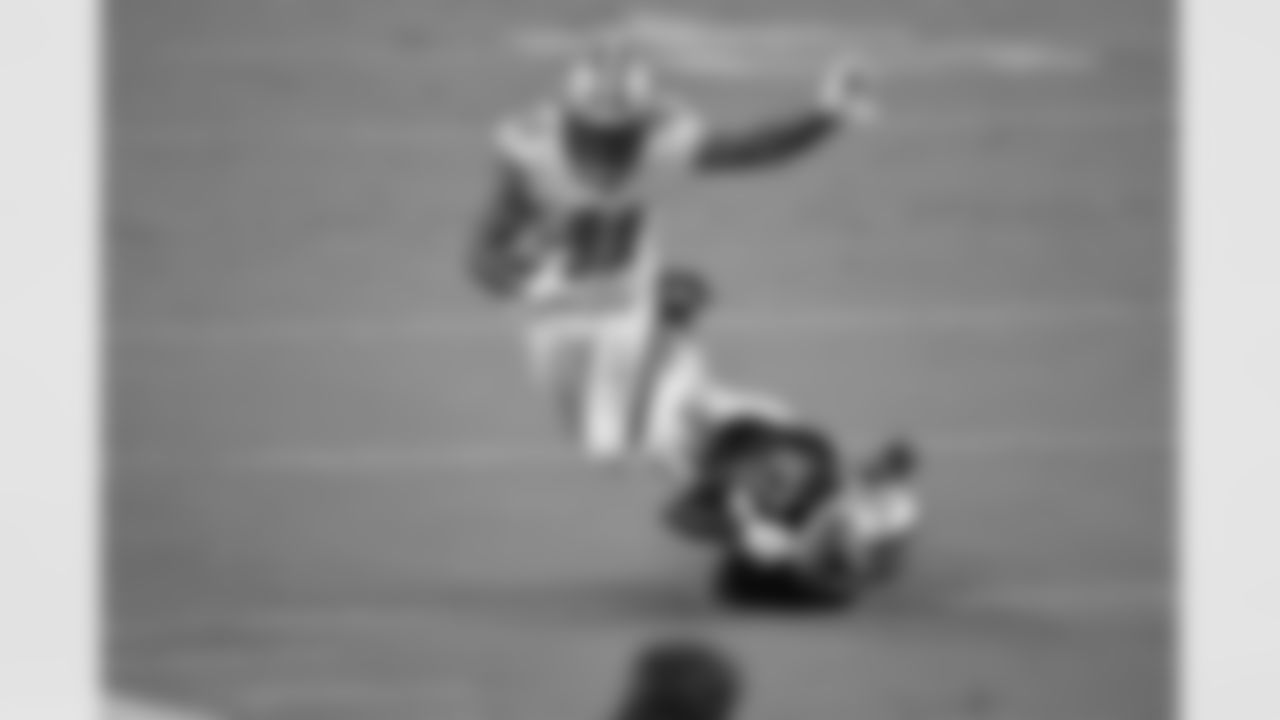 Game action photos from the New Orleans Saints vs. Las Vegas Raiders matchup in Week 2 of the 2020 NFL season.
