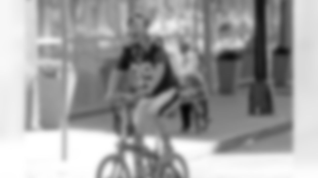 Gallery-Mrs-B-Mardi-Gras-030222-0016