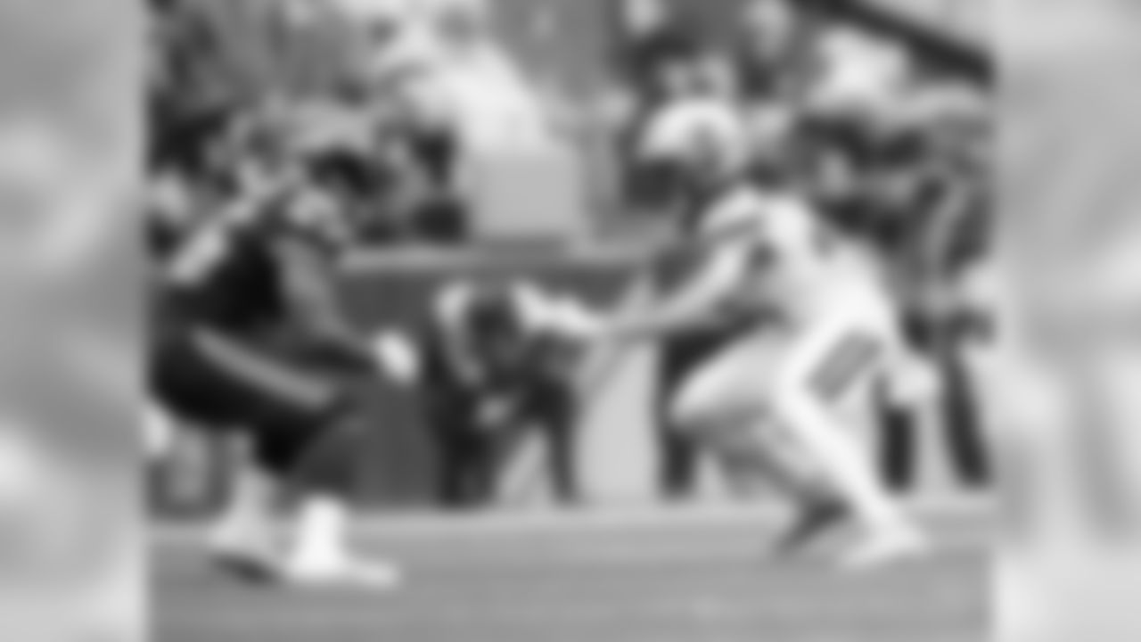 Game action photos of the New Orleans Saints taking on the Seattle Seahawks in week 3 of the 2019 NFL season.
