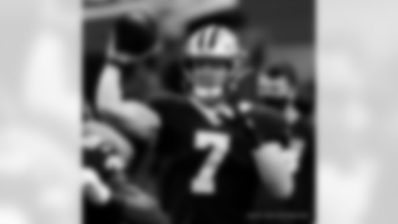 Pregame photos from the New Orleans Saints playing host to the San Francisco 49ers in Week 10 of the 2020 NFL season.