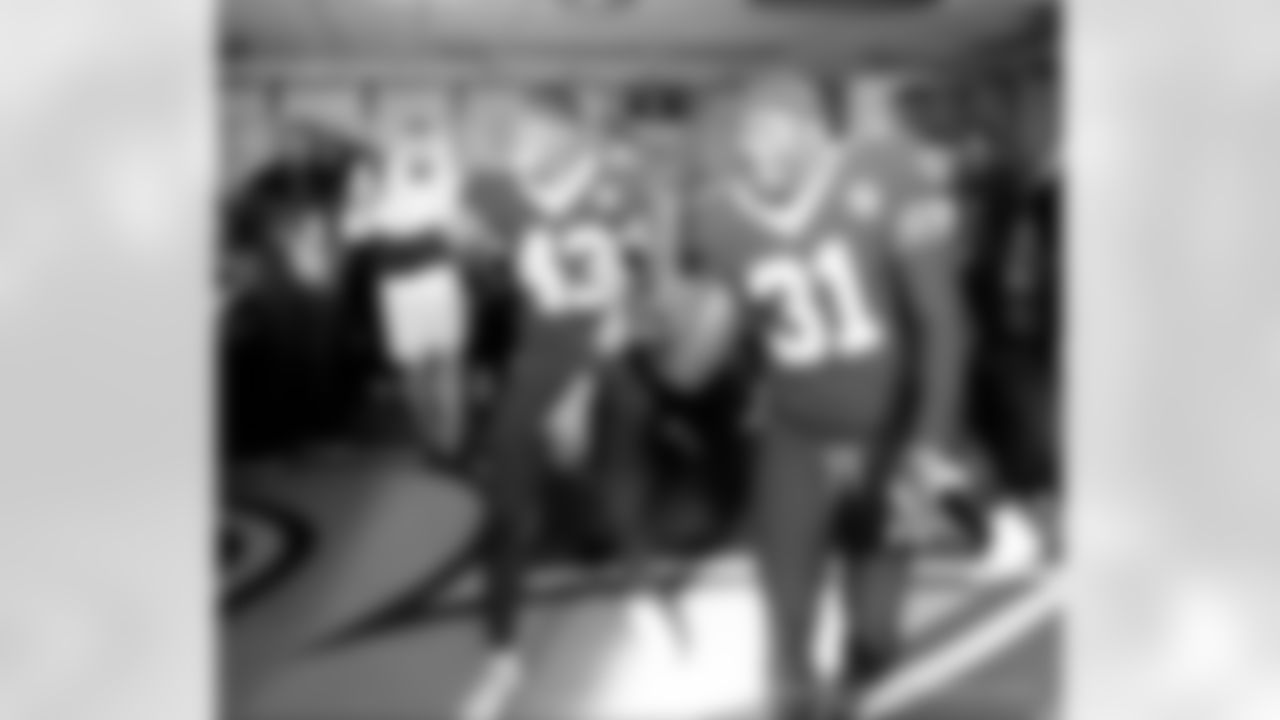 Saints 20 - Eagles 14 (W)
Divisional Game
Michael C. Hebert