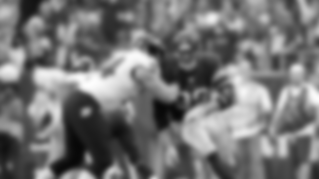 Take a look at the newest addition to the New Orleans Saints roster, offensive linemen James Hurst.