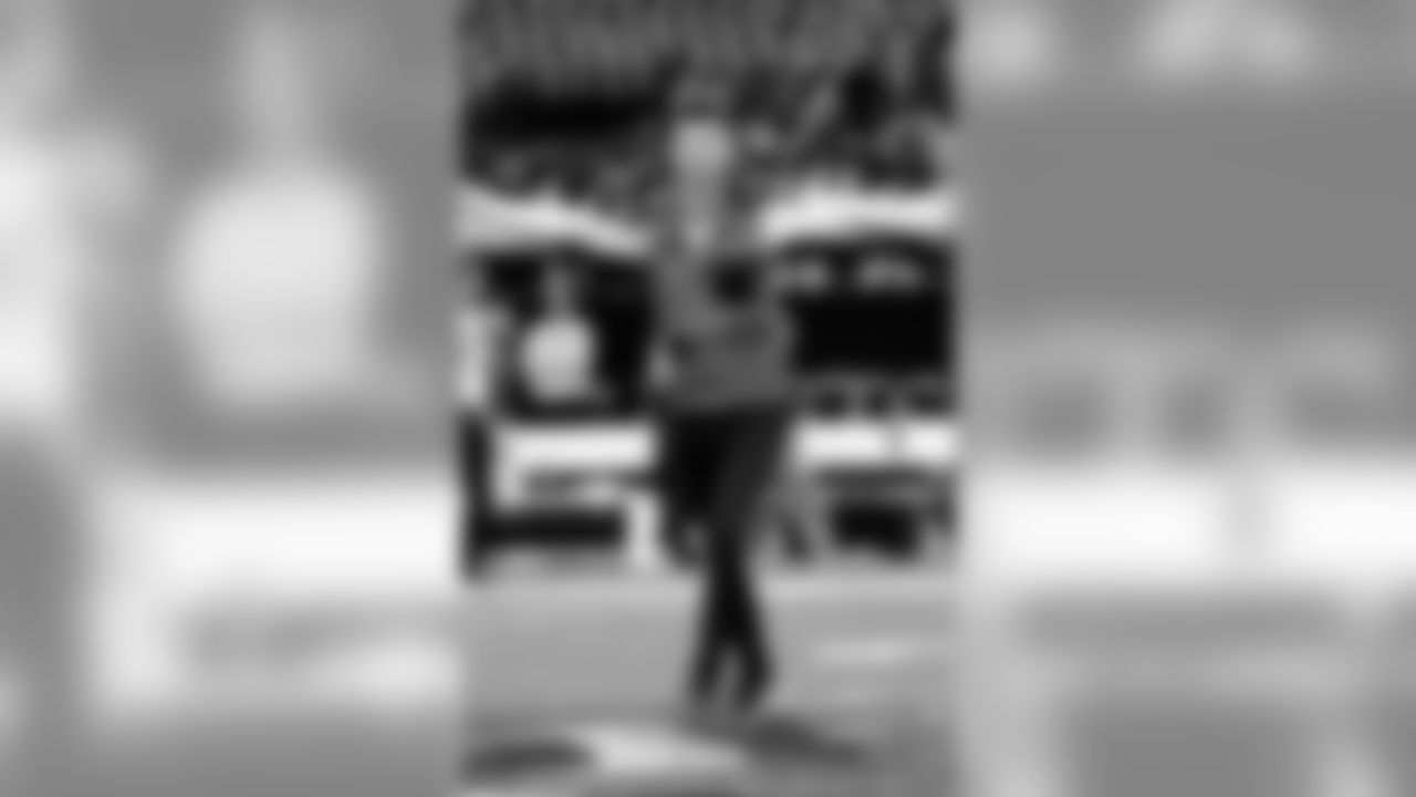 Gallery-Saintsations2019-Jesse-0002